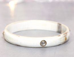 Bracelet-corne-blanc-strass-10-mm-1.jpg