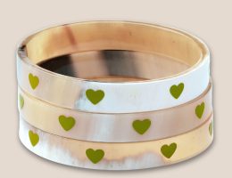 bracelet-coeur-kaki-1.jpg